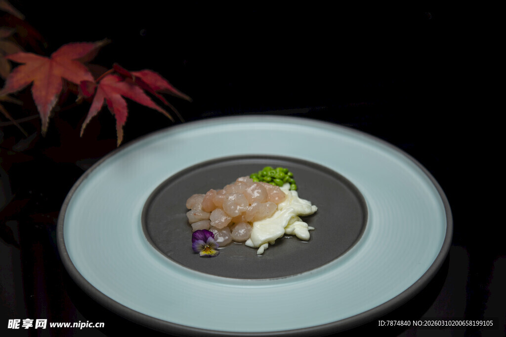 精致摆盘的创意料理