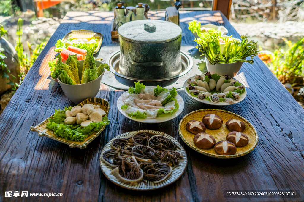 丰盛户外美食盛宴