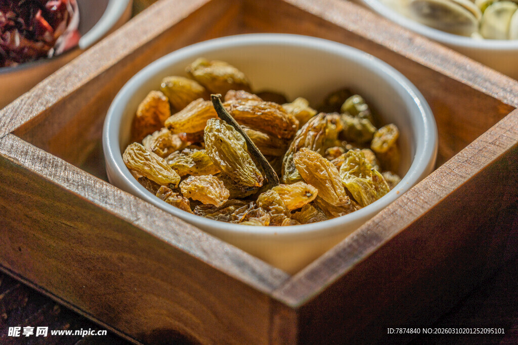 木盒中的美味干货