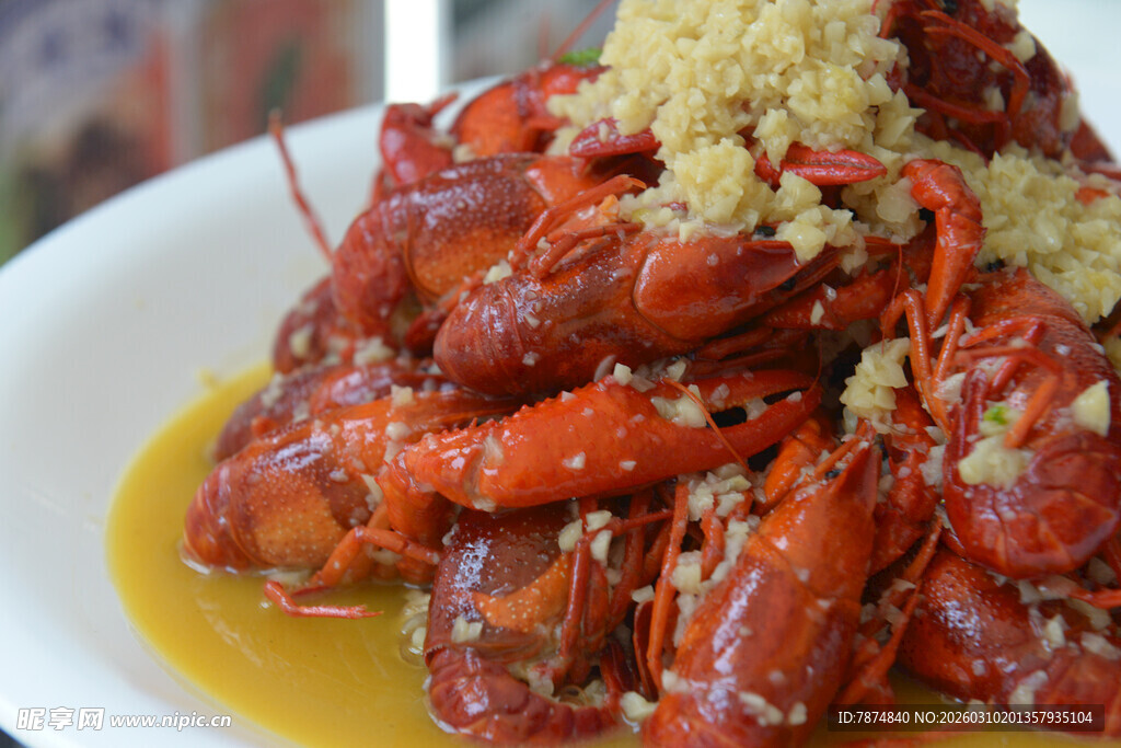 蒜蓉小龙虾美味诱人