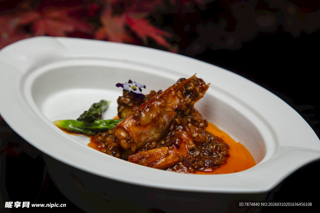 美味红烧排骨配时蔬