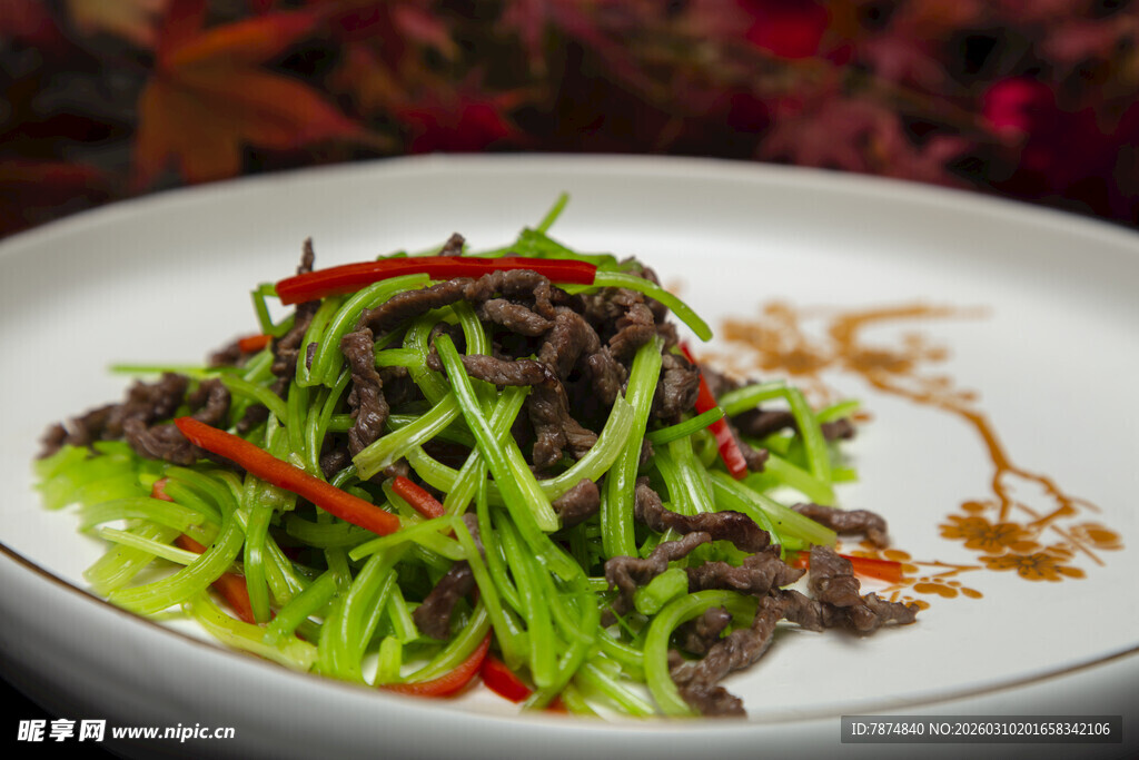 凉拌莴笋丝配黑耳