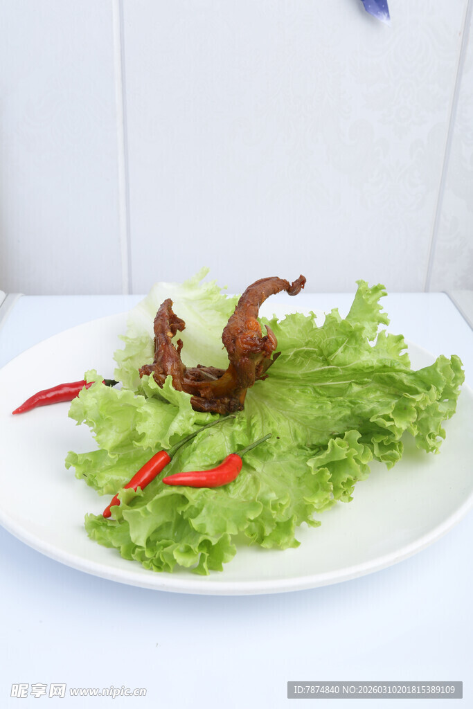 创意生菜配造型独特卤味