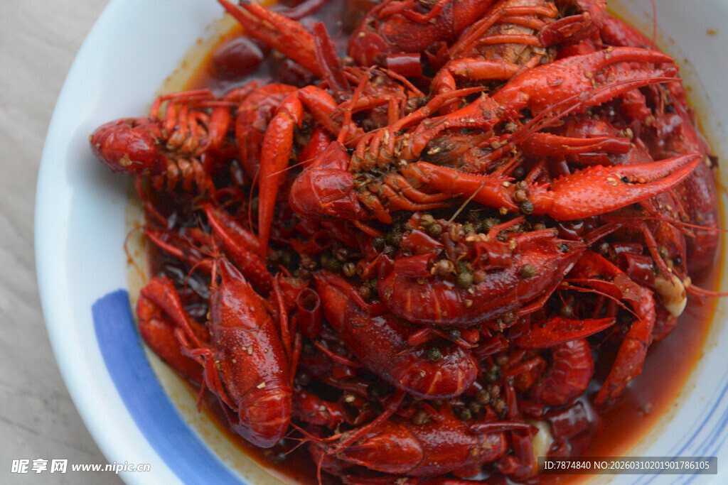 美味小龙虾 色泽诱人