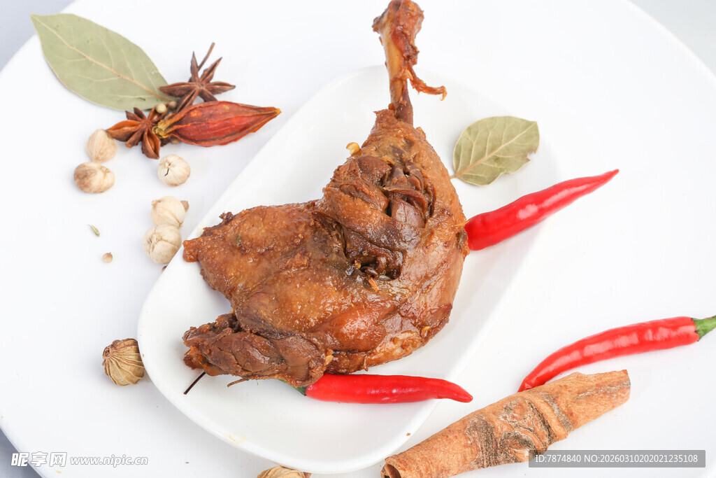 美味卤鸽摆拍诱人美食