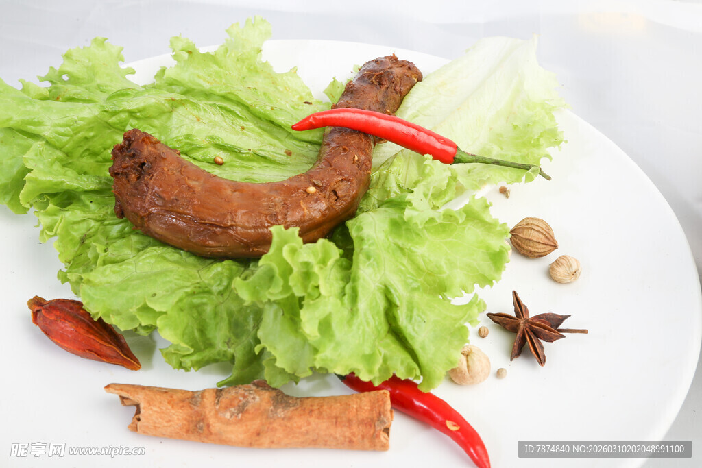 生菜配烤肉及香料美食
