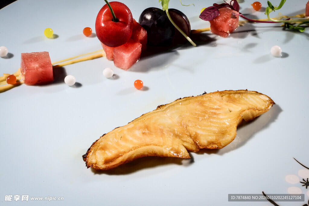 美味烤物与多彩水果串