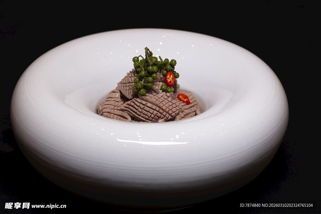 精致牛肉刺身摆盘