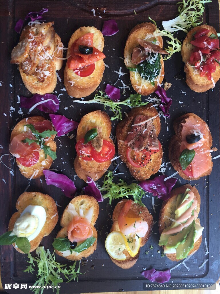 精致美味的创意小食拼盘