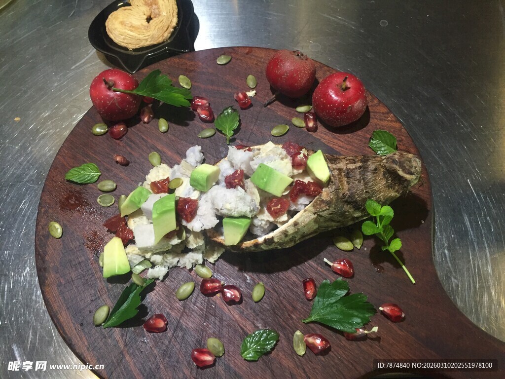 美味牛油果沙拉拼盘