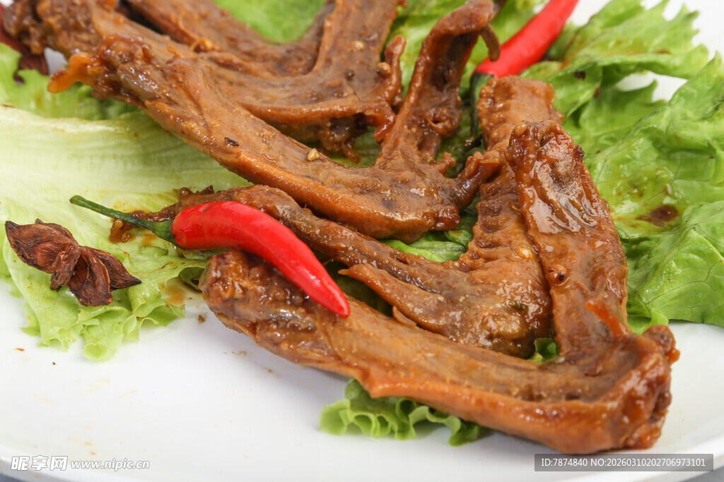 美味卤鸭掌 色泽诱人