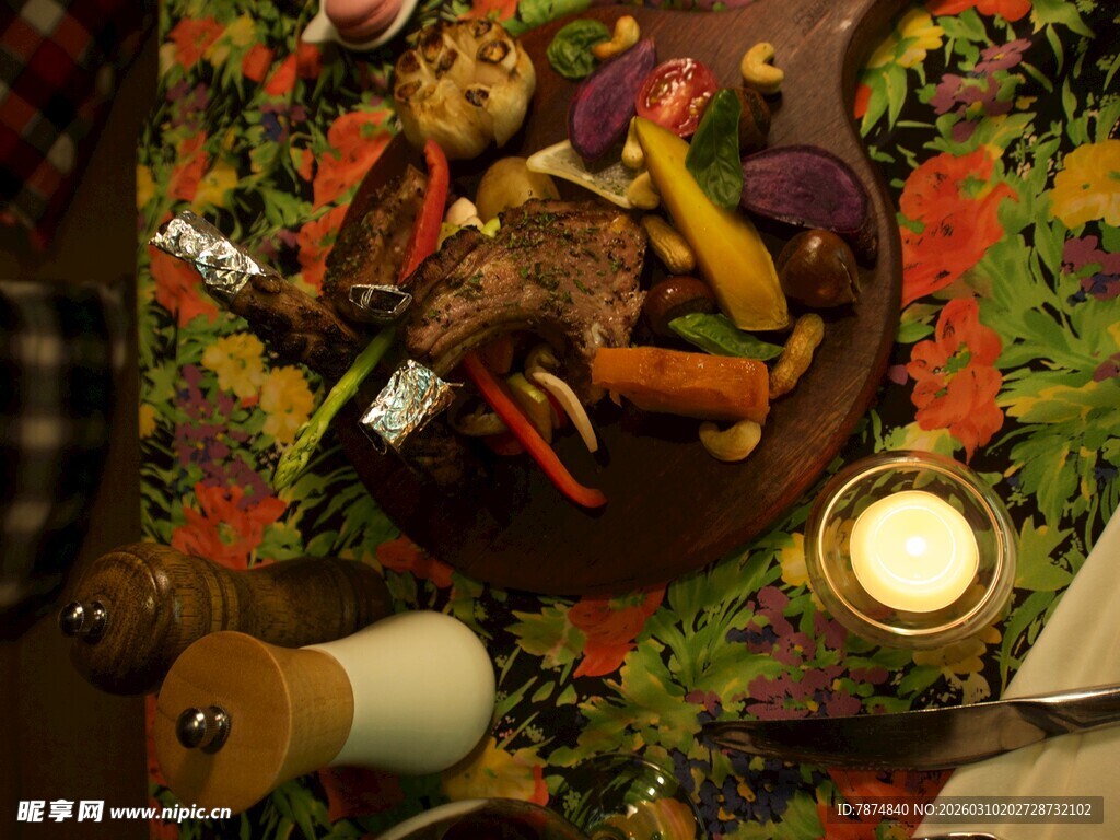 复古风乐器与杂物组合场景