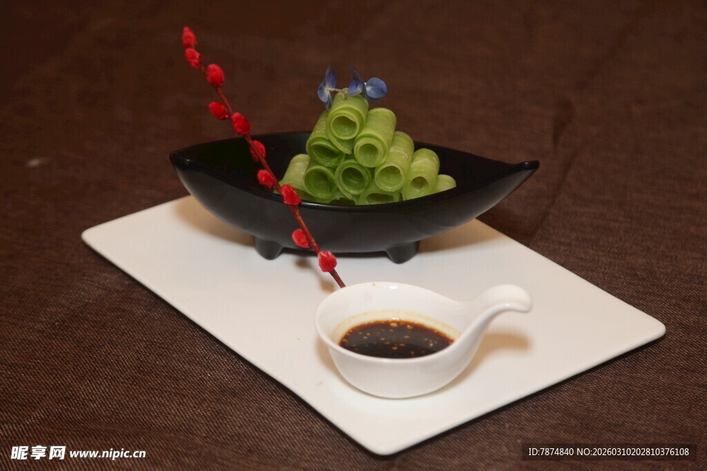 精致抹茶点心配蘸料