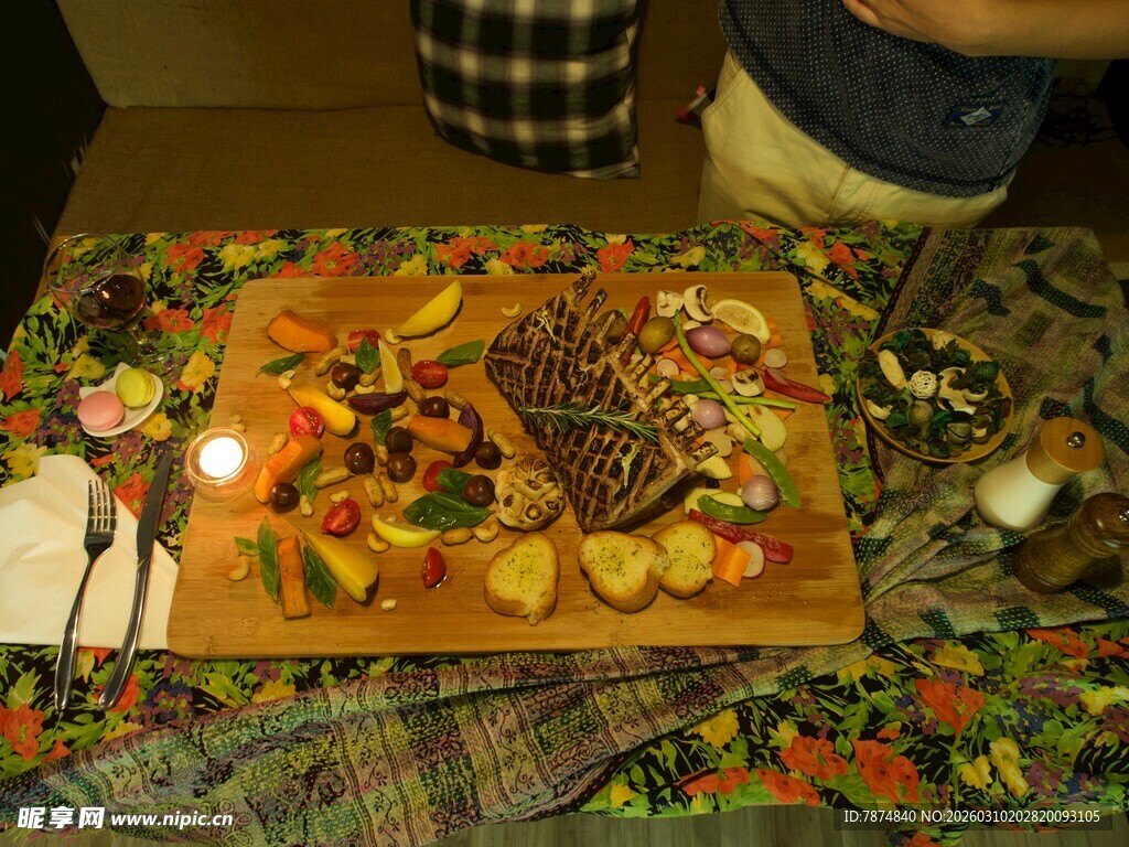 丰盛美味的自制拼盘