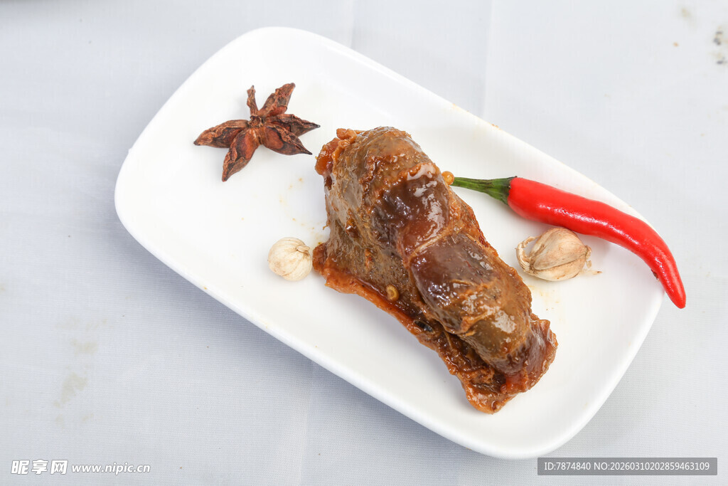 美味卤牛肉摆盘展示