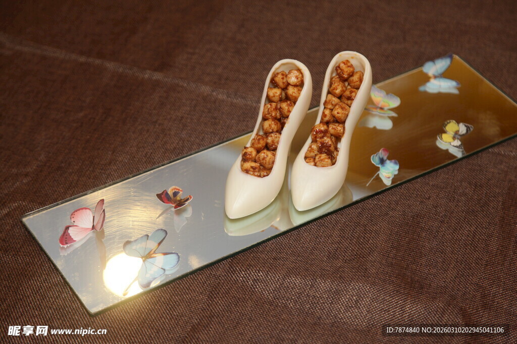 中式精美高跟鞋展示