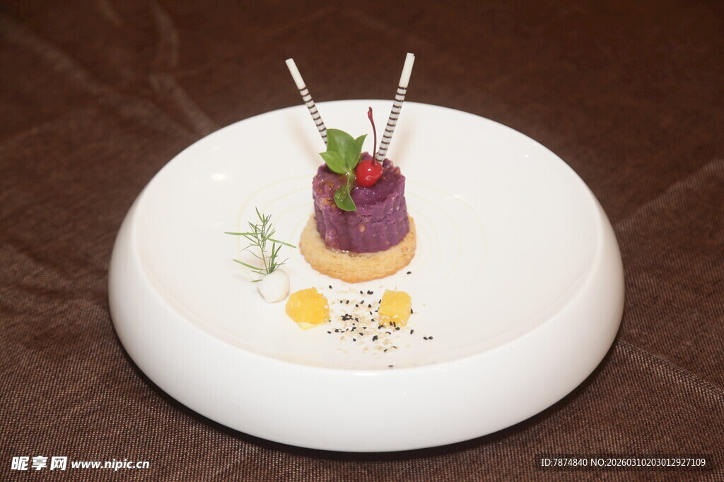 精致创意甜品摆盘展示