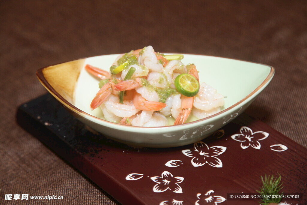 虾仁蔬菜凉拌菜拼盘