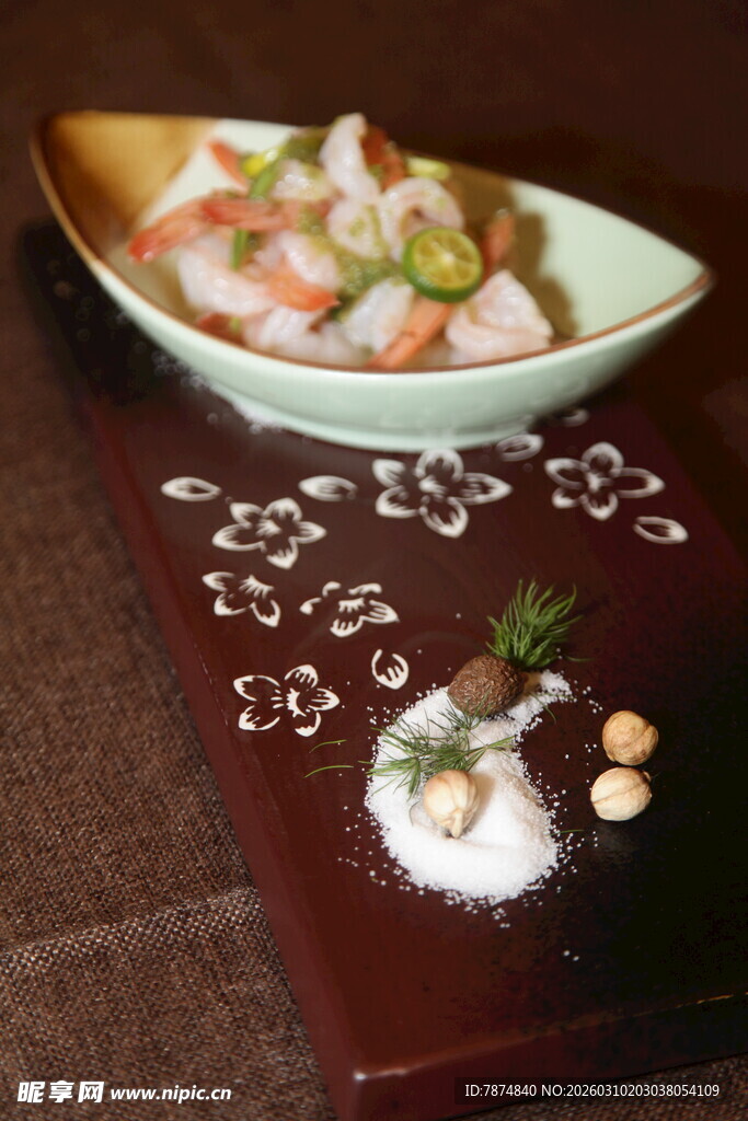 精致日式海鲜料理摆盘