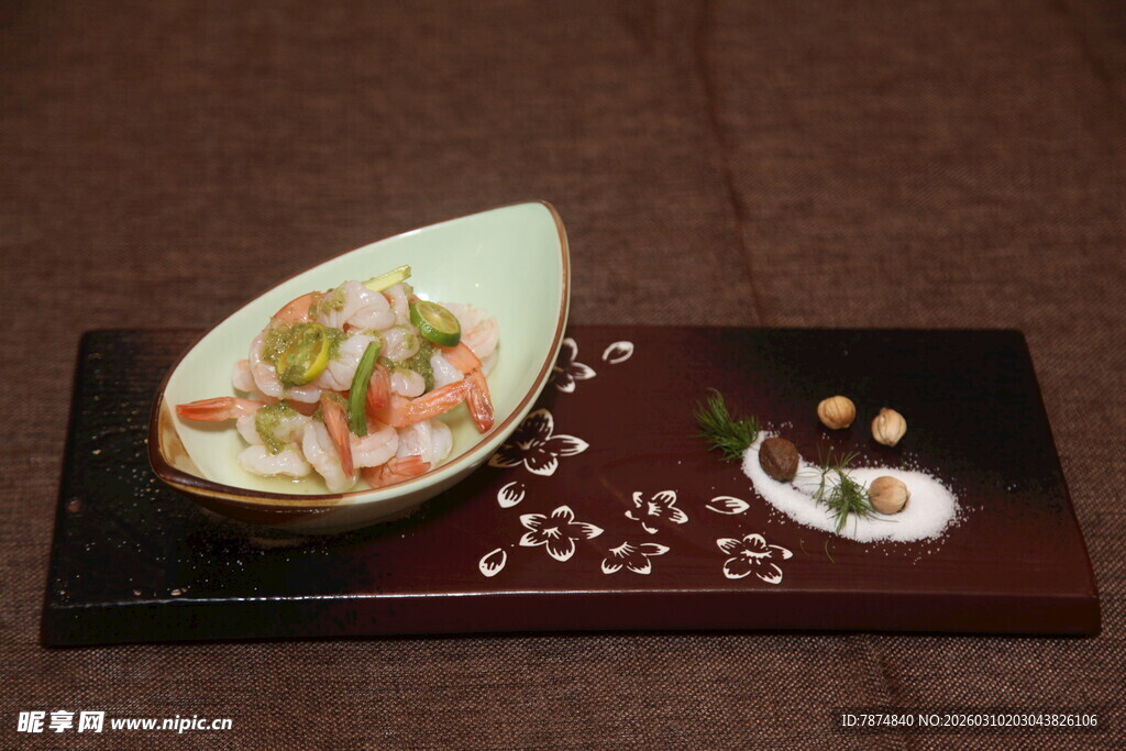 精致日式料理摆盘