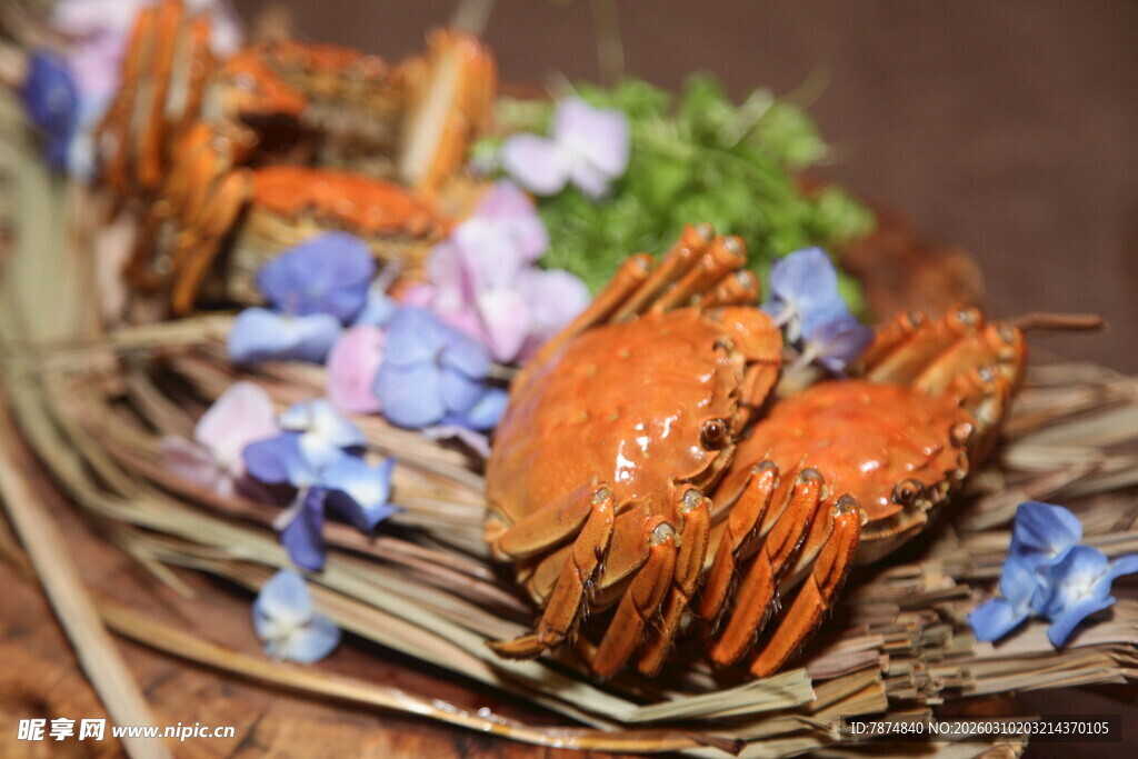 美味小龙虾摆盘精致