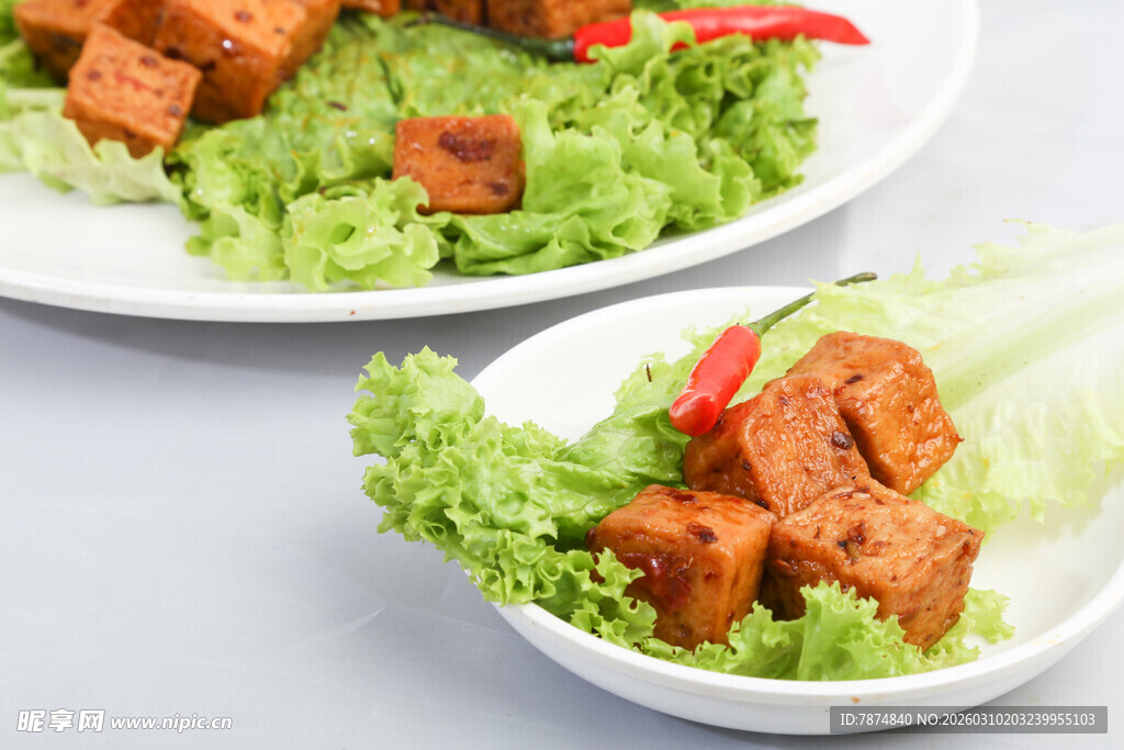 美味豆腐配生菜