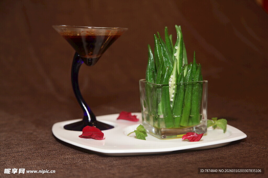 创意绿植搭配精致鸡尾酒