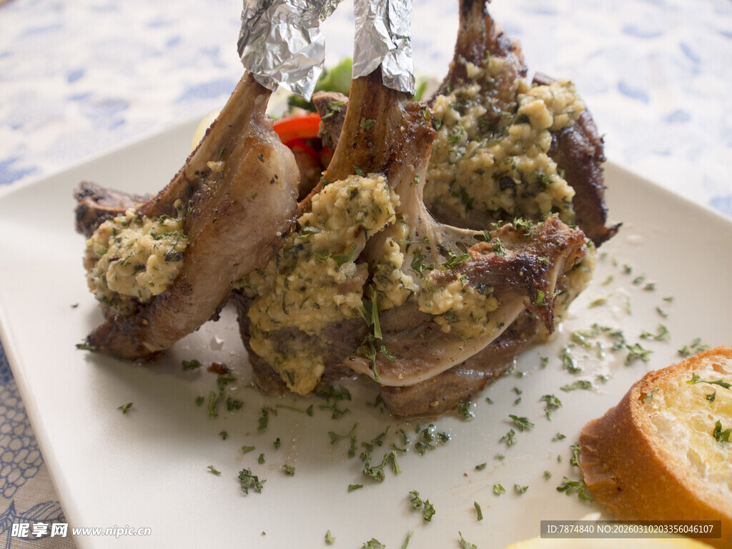 美味香草烤羊排