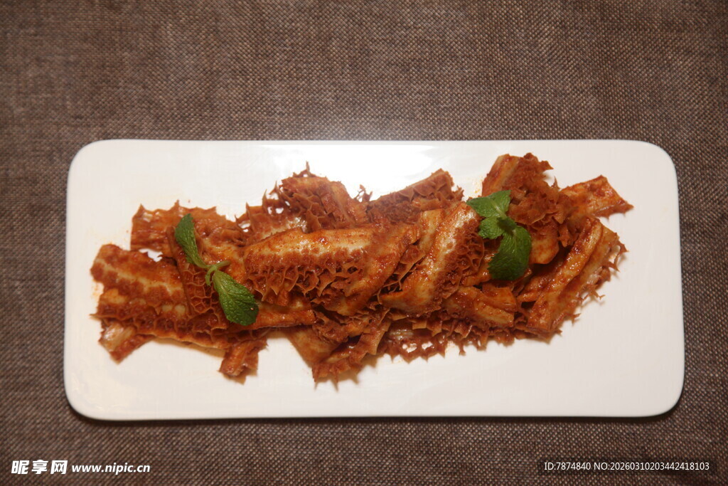 香辣美味的卤味猪耳