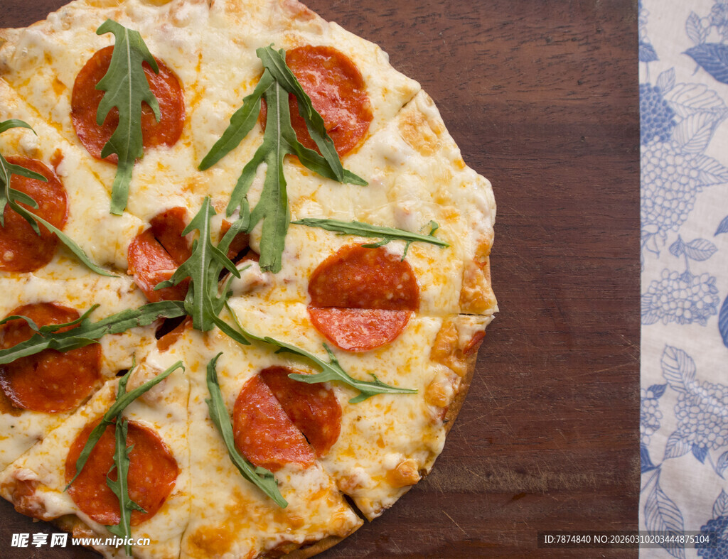 美味香肠披萨特写