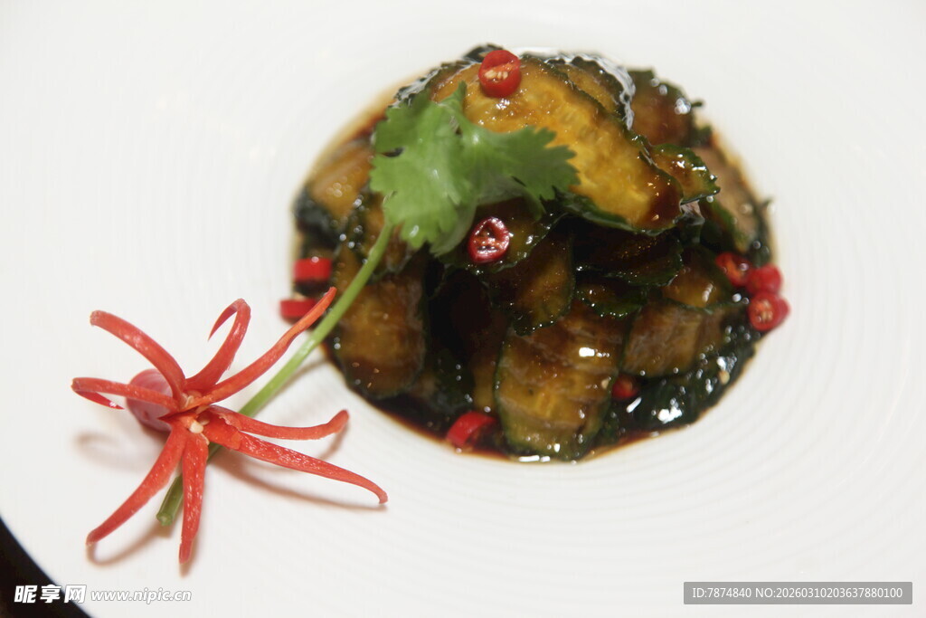 创意摆盘的海鲜美食