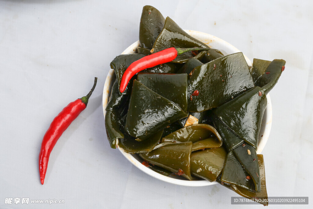 美味粽叶包裹的特色食物