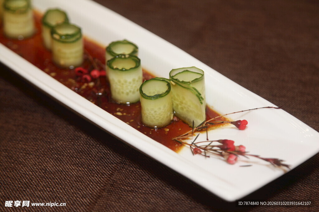 黄瓜酿菜摆盘精致