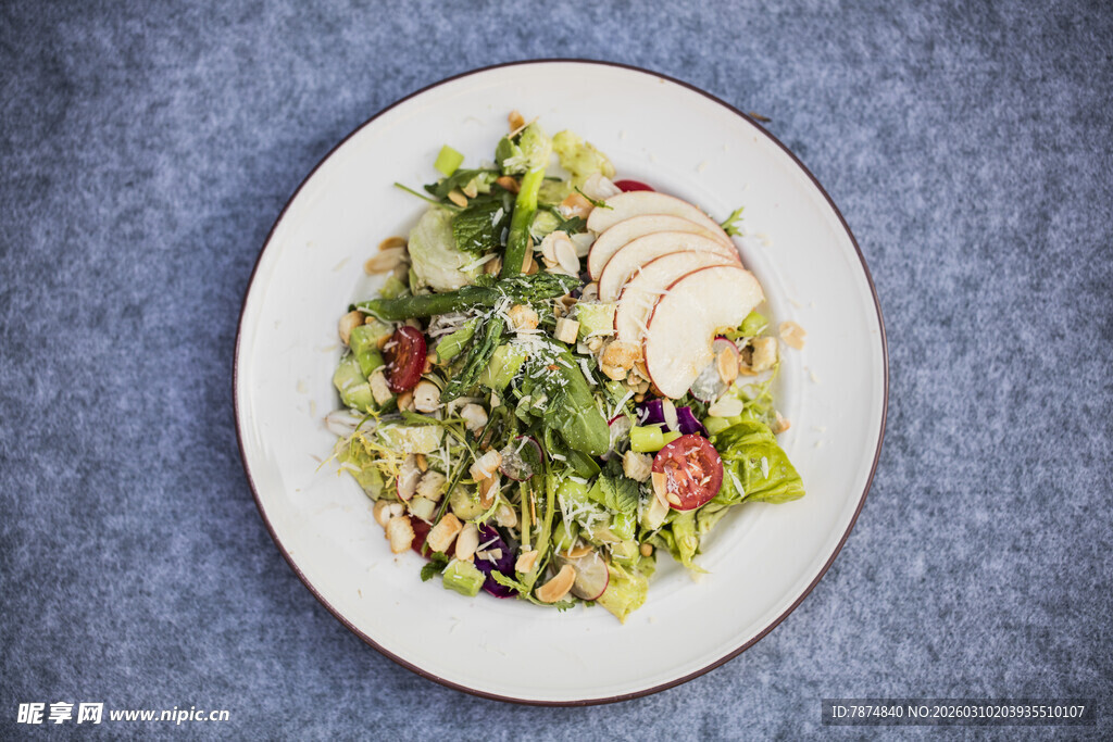 鸡肉蔬菜沙拉 营养美味
