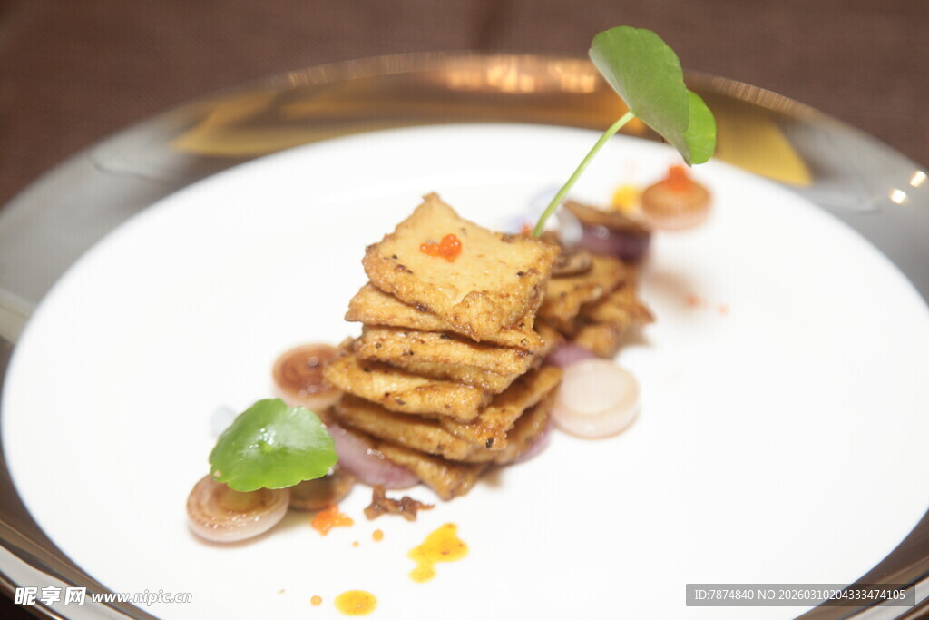 精致美味的创意糕点拼盘