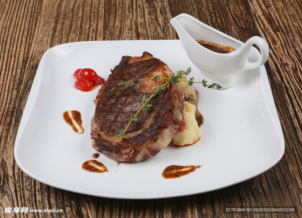 美味牛排摆盘精美