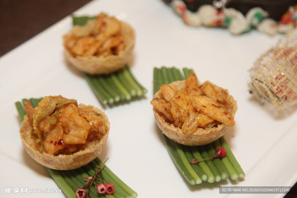 美味虾仁盏摆盘精致