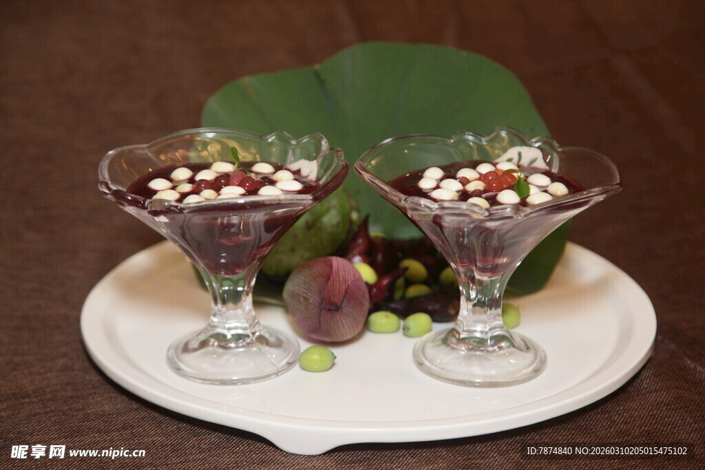 精致果味杯装甜品组合