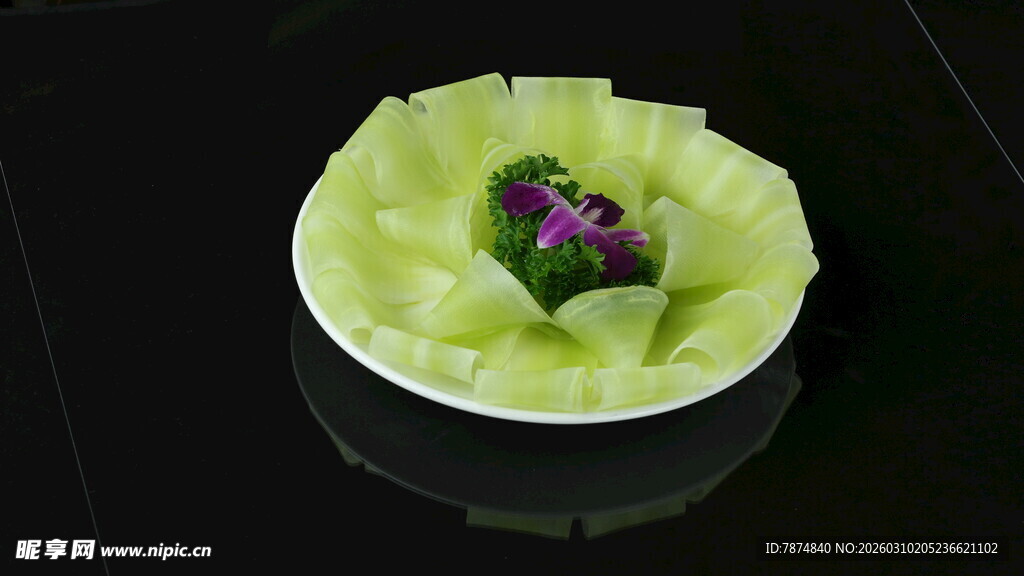 雕花青瓜摆盘艺术