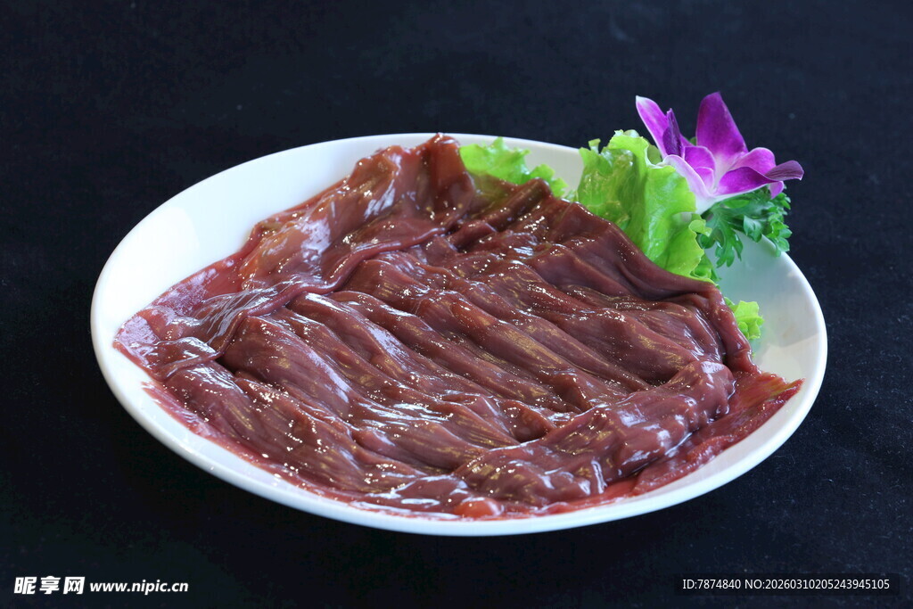 美味鲜切牛肉片摆盘精致