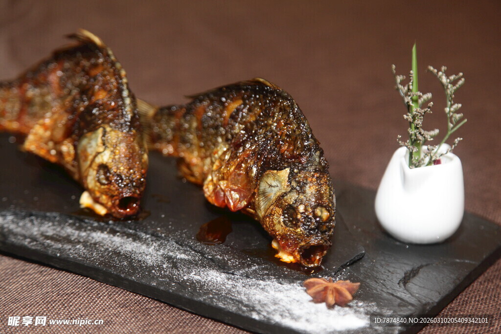 美味烤排骨 诱人小绿植