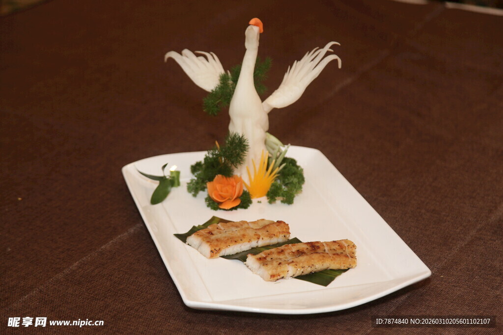 创意摆盘之天鹅造型美食