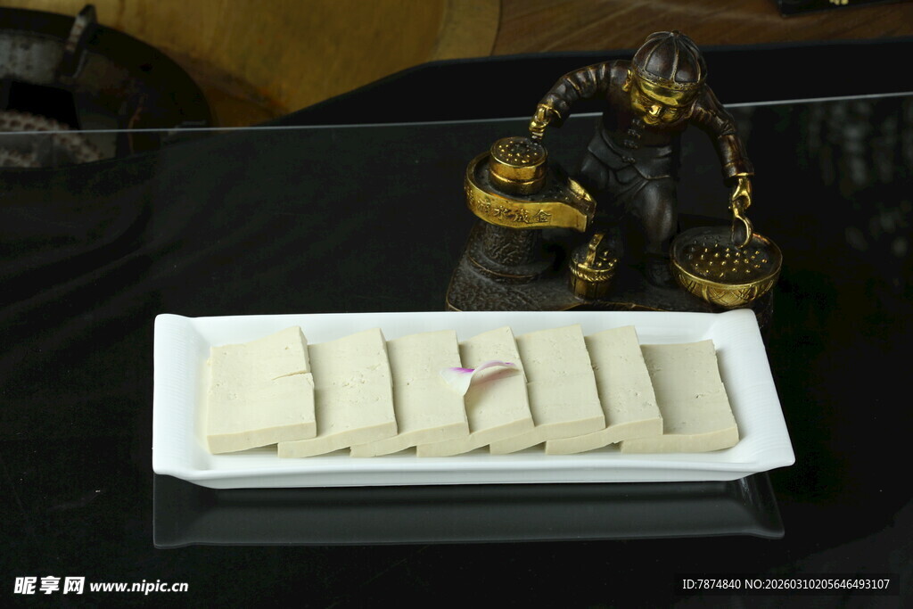 中式古典香炉与香道摆件