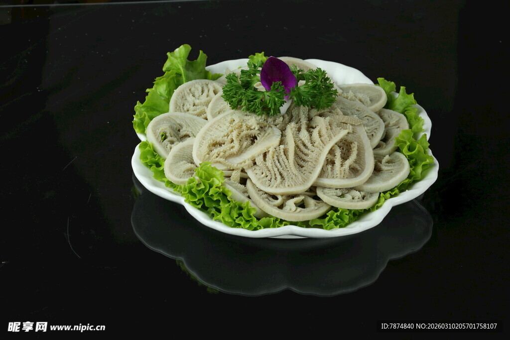 精致摆盘的美味面食