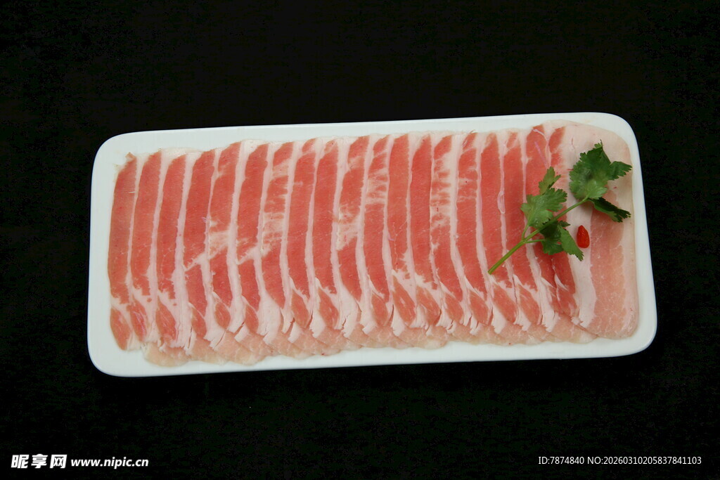 新鲜培根肉片摆盘展示