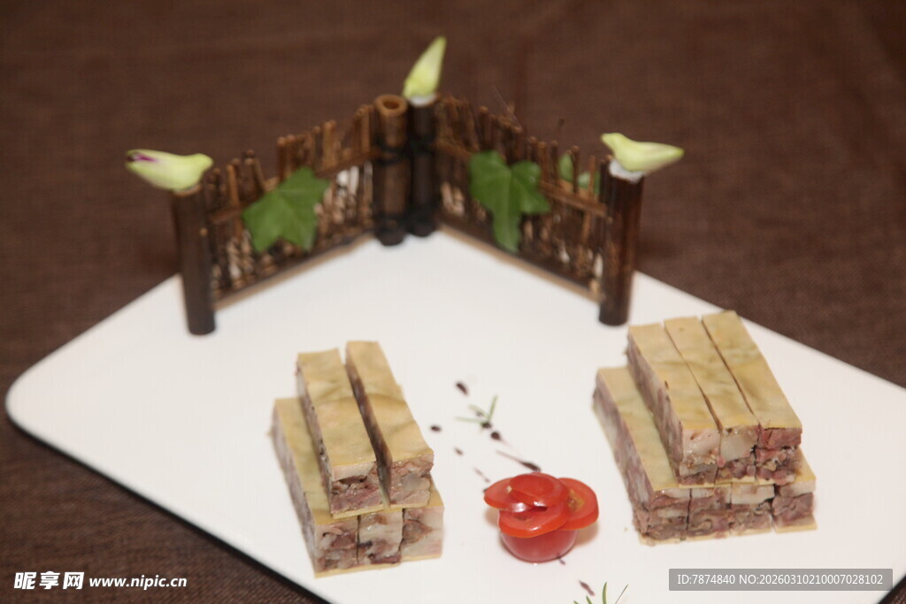 创意木桩造型糕点