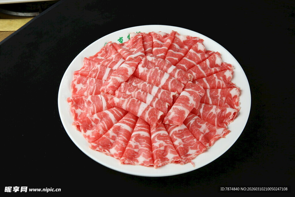 新鲜牛肉卷 色泽诱人