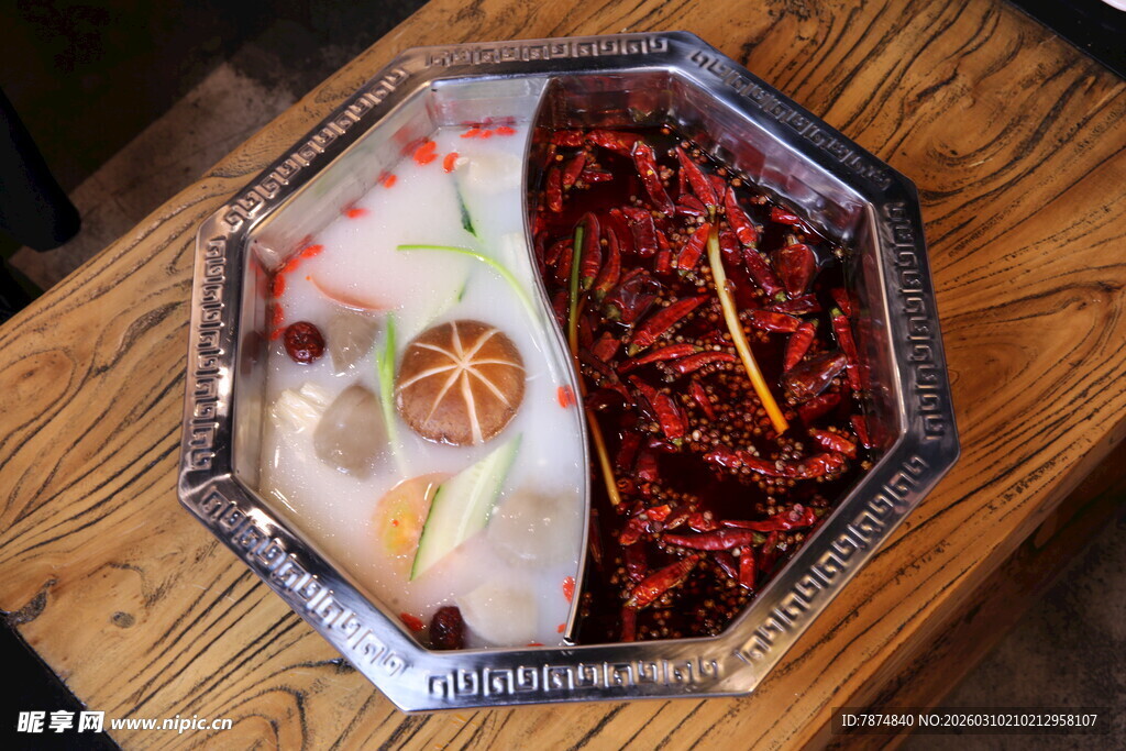 双色口味小龙虾拼盘