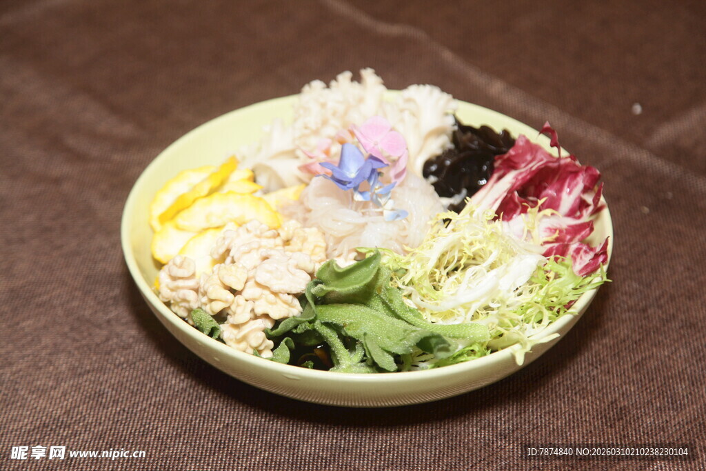 多彩蔬菜沙拉拼盘