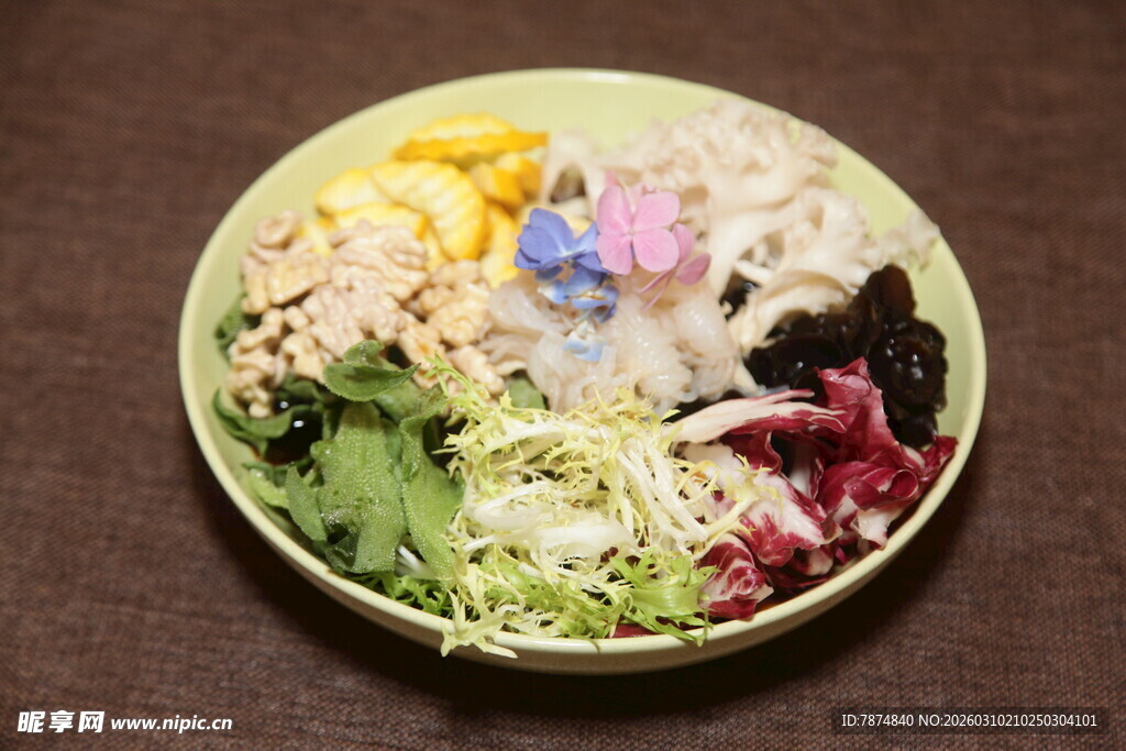 多彩蔬菜沙拉拼盘